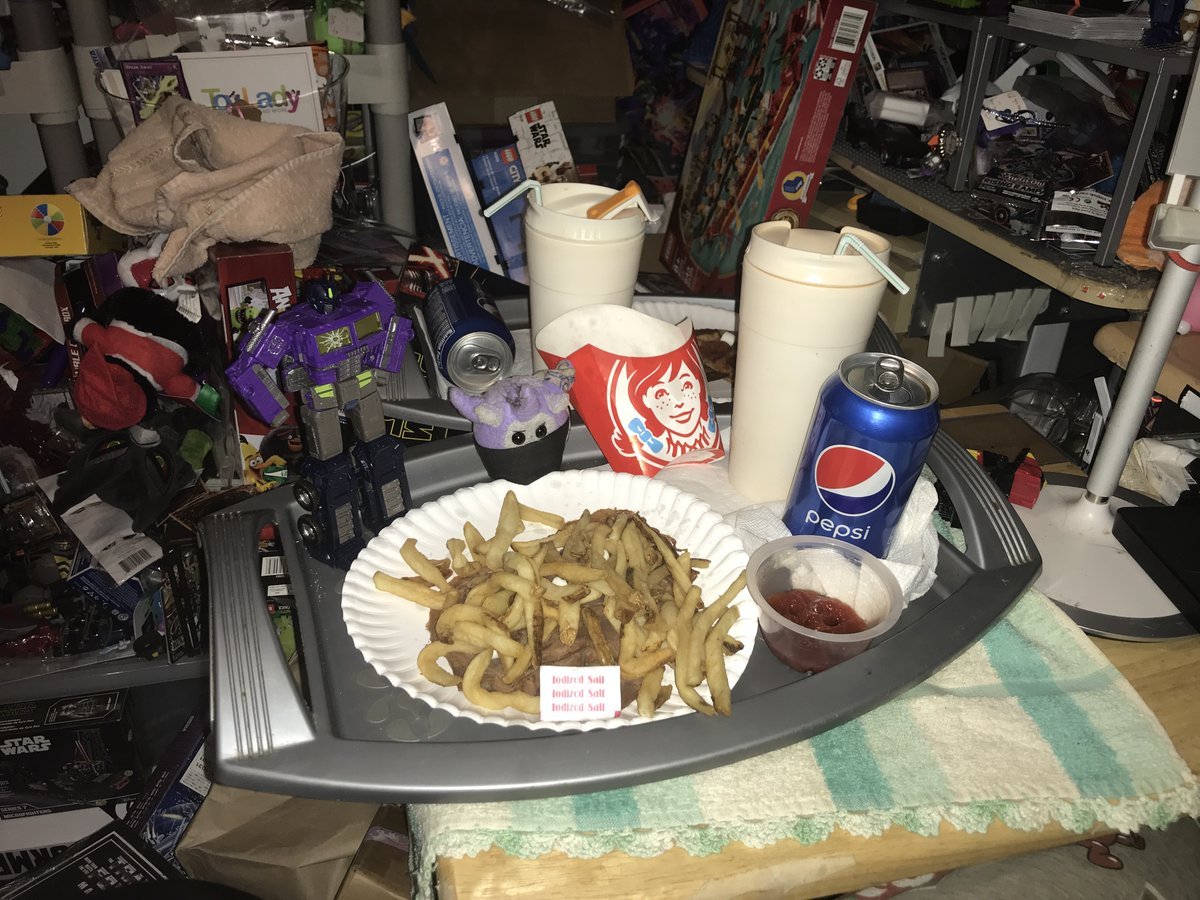 Transfan2's tweet photo. @NightShiningPR @JesseWittenrich @Botcon
Puggle IDW Galvy:Ivisited #TransformersShatteredGlass Universe Again! Today+Saw #OptimusPrime Again!We Saw Lunch From #Wendys &amp; #Arbys #005! #PugglesTalk #Transformers #ShatteredGlass #ShatteredGlassOptimusPrime #GalvySG  #FunSGPrime⭐️🔄👩‍🦰 https://t.co/jLTjCIFB75