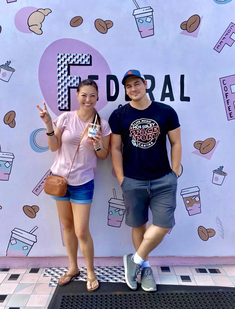 JasonLeiRose's tweet photo. #labordayweekend hangout with my college friend Caroline at #federalcoffee, met a new #pomsky #dog friend named Sasha, then devoured delicious egg sandos at #eggmate. Those egg smothered tater tots…
#laborday #breakfast #brunch #hapa #coffee #heat #LosAngeles #yummy https://t.co/hcBqhgwHdH