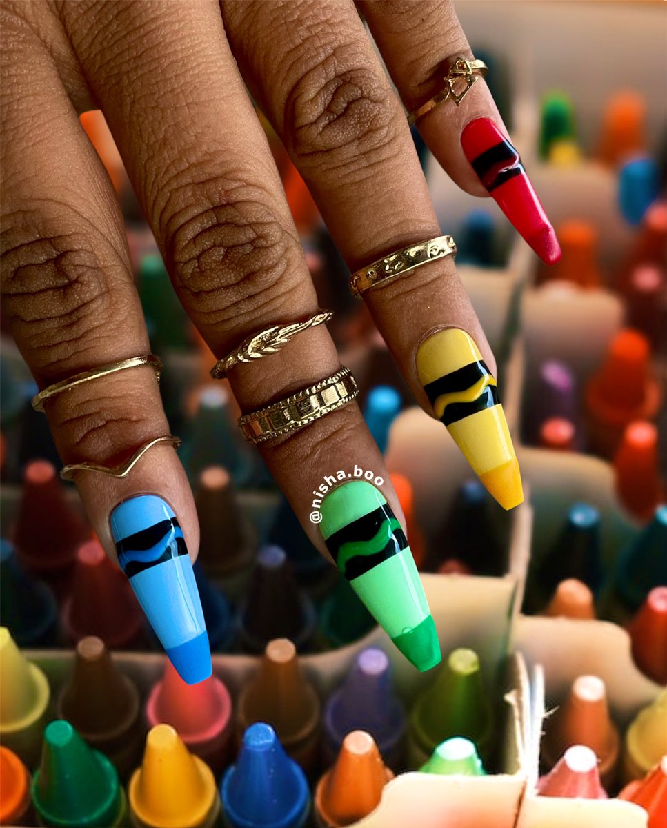 artsygalnish's tweet photo. tomorrow is the first day of school &amp; my 8th year as an educator so i had to make these 🍎💁🏽‍♀️ https://t.co/DMEbIAT9UJ