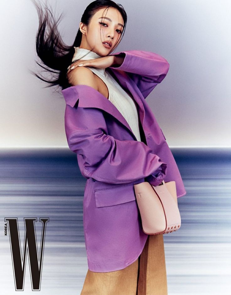 1996FEED's tweet photo. #JOY &amp; #CHUNGHA always iconic for W Korea https://t.co/z99R02VrGI