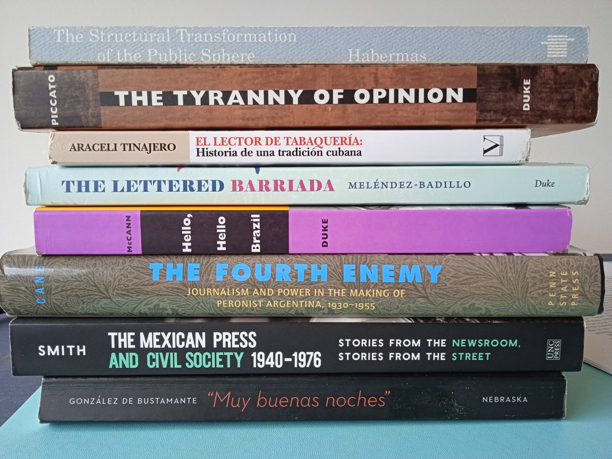 perdone_lo_poco's tweet photo. I'm not good at Big Reveal announcements, but I wanted to share what a pleasure it's been to design my own courses again. Here's a picture of some of the readings for a seminar on Mass Media and Politics in Latin America at Columbia, where I'll be teaching for the next 2 years :) https://t.co/LI8cYdzI56