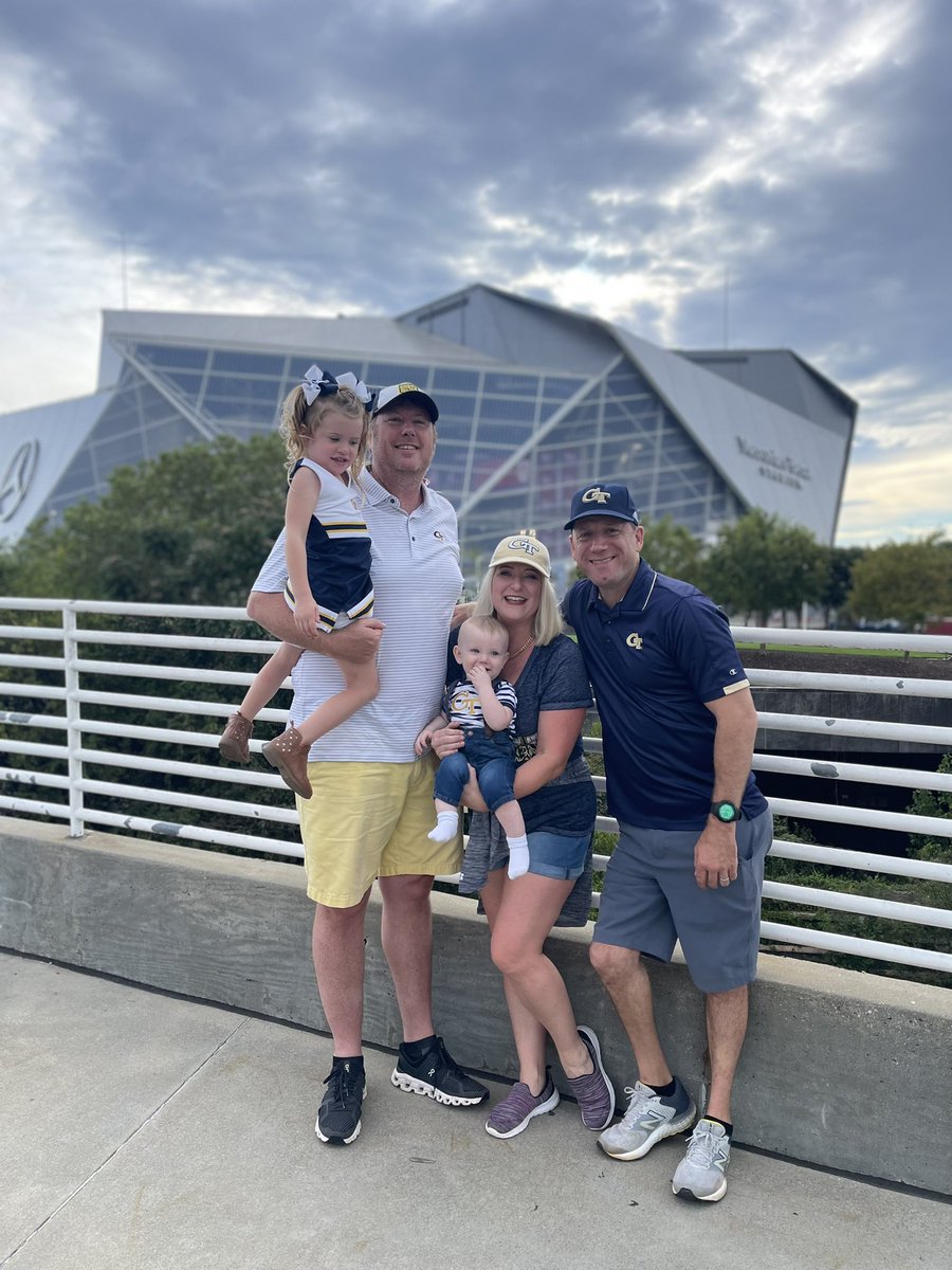 MsNjStewart's tweet photo. #togetherweswarm let’s go Jackets! https://t.co/JqIPyZKjCZ