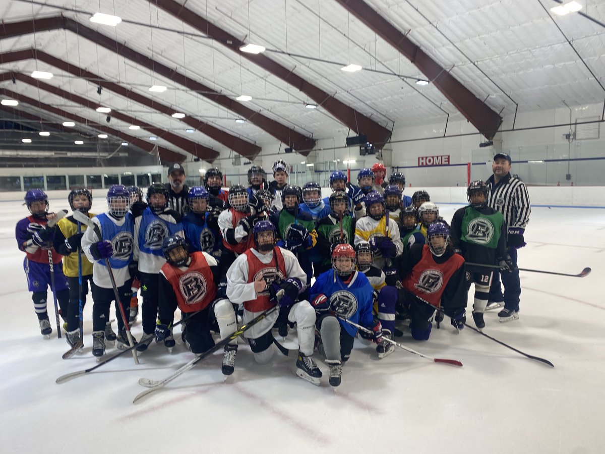 ⁦<a href="/FerraroHockey/">FerraroHockey</a>⁩ small area games #fbhockey #chitown #letsgo