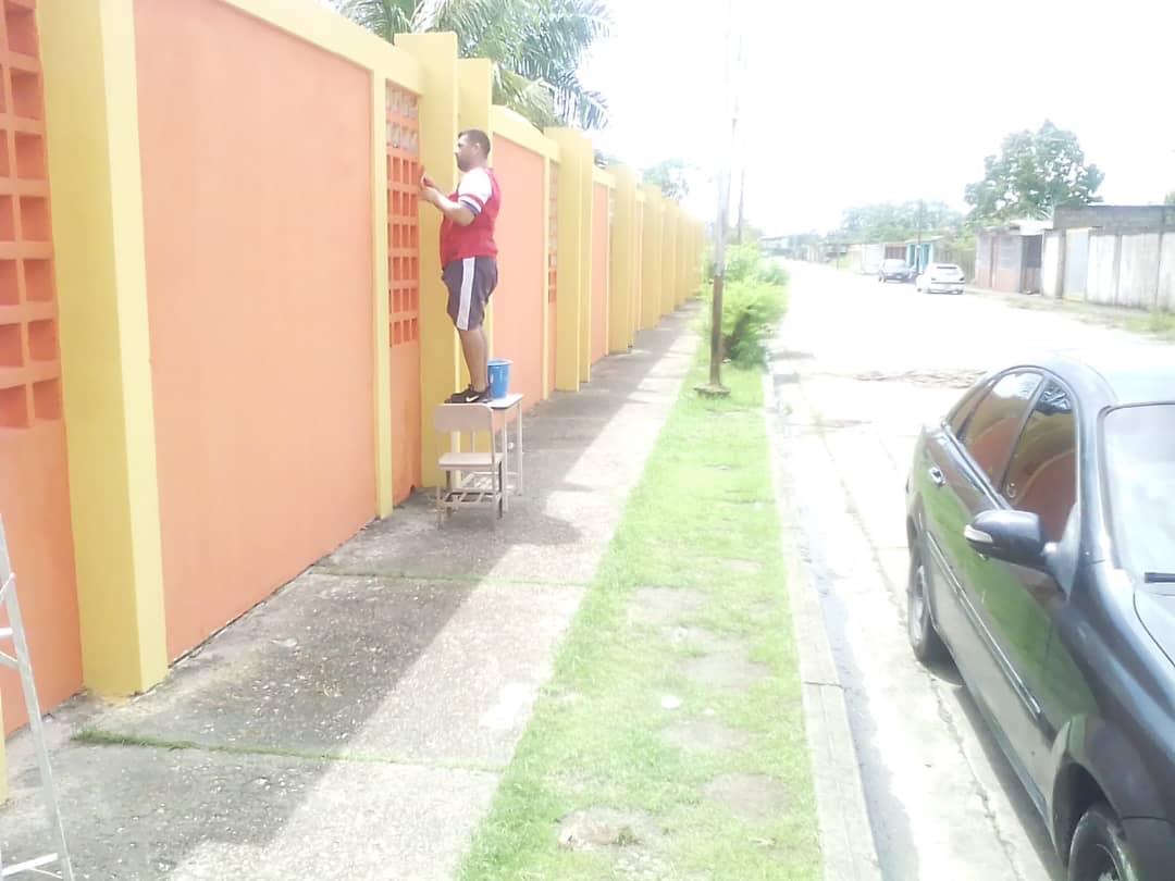 Zonaeducadelor1's tweet photo. #Bricomiles1x10 Así avanza la rehabilitación de la EPNB "Celestino Peraza" desde #DeltaAmacuro demostrando que vamos rumbo a la construcción de espacios educativos dignos de nuestros estudiantes. @NicolasMaduro @_LaAvanzadora @MPPEDUCACION @FannyG45 #GolpeContraElNarcotráfico https://t.co/w6dxjfD00a