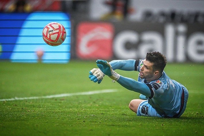 TiagoVolpi's tweet photo. Que ambiente lindo se vivió en La Bombonera ! Es un honor defender tus colores, @tolucafc ! A seguir mejorando y creciendo por nuestros  objetivos. 👊🏼🔴⚪️

📸 @robmaya1 

#TudoPossoNaqueleQueMeFortalece 🙏🏼 https://t.co/SzG6DliPHw