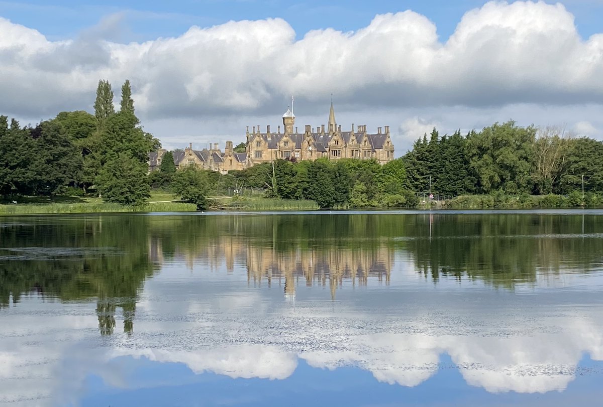 KerryGeddis's tweet photo. @W0rldPlaces @VIT_italy Brownlow House, Lurgan, Co Armagh 🏰 https://t.co/Axx6Ilu6jo