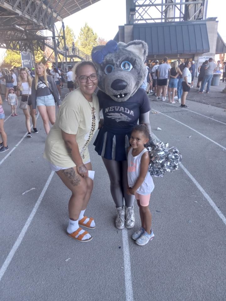 MissM775's tweet photo. Busy HOT weekend.. #Wolfpack football, The Best in The West #RibCookOff .. and #thankfullness. Enjoy the now. 😊 https://t.co/7Xhzcer67q