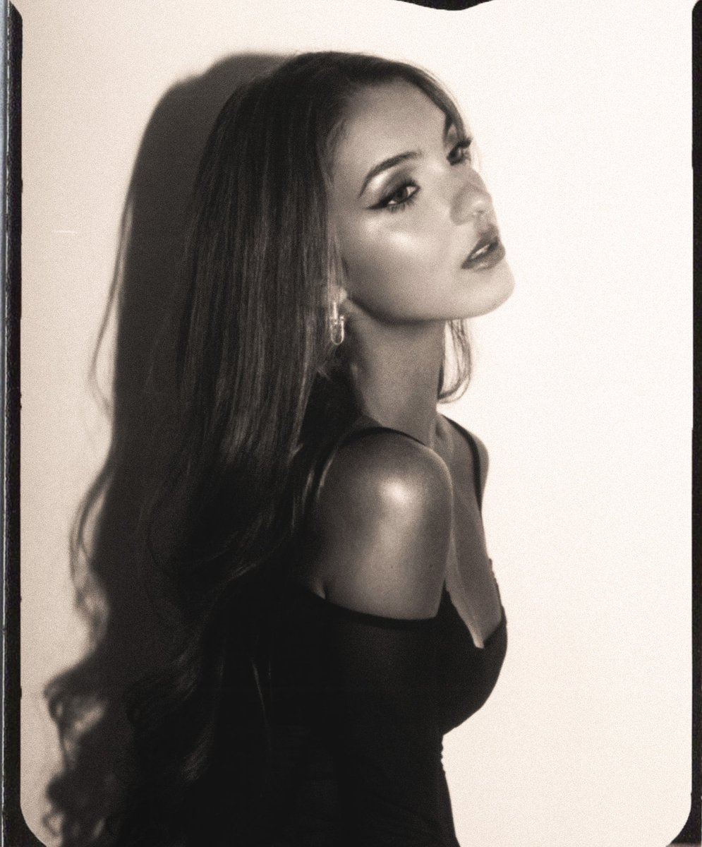 yourfriendandre's tweet photo. a photobooth moment // Lexi Rivera 🎞 https://t.co/T6g7ajSkcj