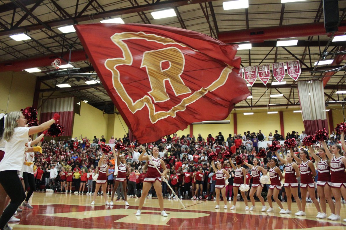 T_Cain88's tweet photo. Nobody does a pep rally like @RiverdaleHighTN β₯οΈπ #DaleYeah #RedAndGold #HotelMotel @daleyeahcheer #SeniorsWIN https://t.co/3G5ZzIGMSh