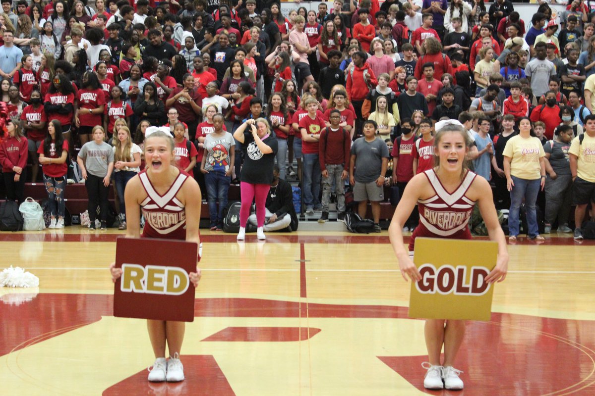 T_Cain88's tweet photo. Nobody does a pep rally like @RiverdaleHighTN β₯οΈπ #DaleYeah #RedAndGold #HotelMotel @daleyeahcheer #SeniorsWIN https://t.co/3G5ZzIGMSh