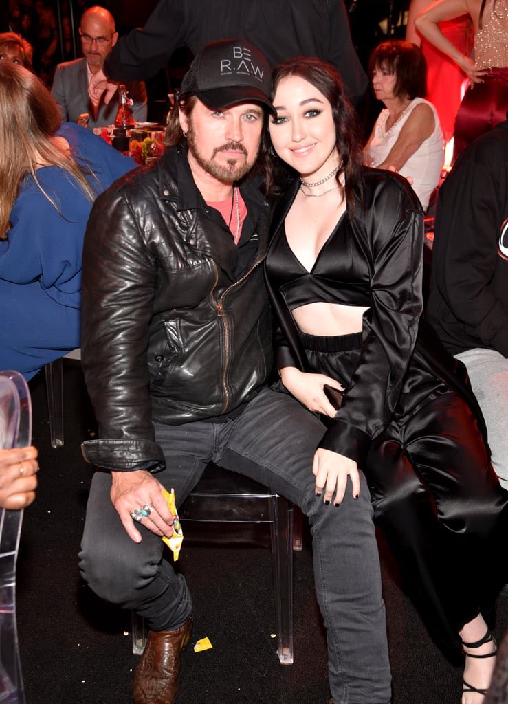 maya (@youngernowfiles) on Twitter photo 