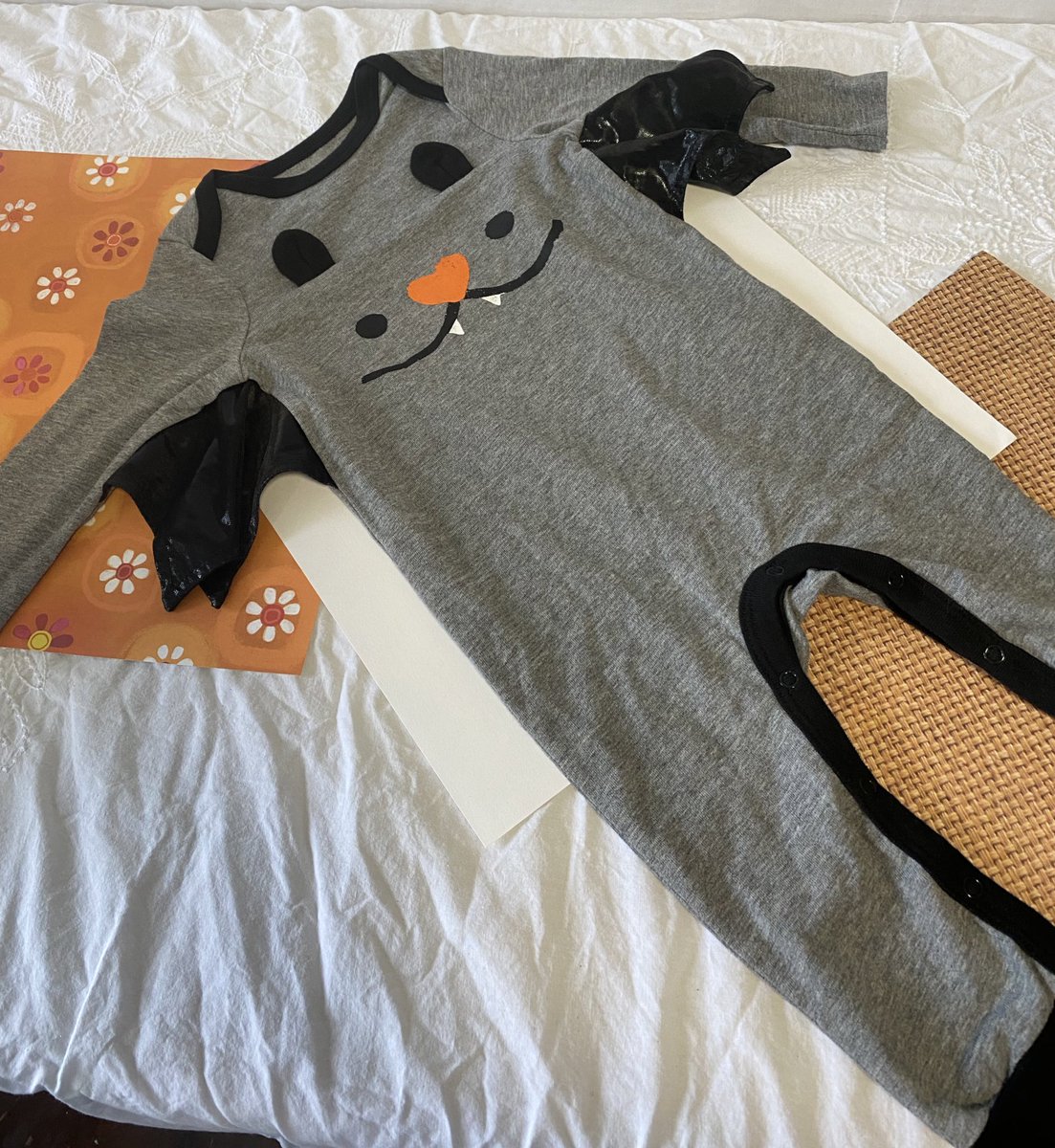 bertsdeals8927's tweet image. Check out Baby Cat &amp;amp; Jack Halloween Sleeper 6-9 mths Bat Costume Wear  ebay.com/itm/3742424024… #eBay via @eBay #halloweenfashion #battheme