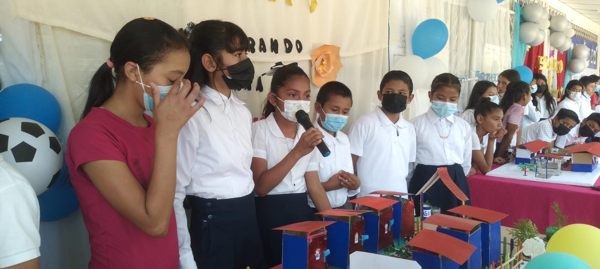 Estudiantes y docentes de sexto grado comparten el éxito alcanzado en la elaboración de maquetas sobre proyectos innovadores en la asignatura de Educación Para Aprender, Emprender, Prosperar.

<a href="/minednicaragua/">Ministerio de Educación Nicaragua</a> 
<a href="/minedocotal/">MINED Ocotal</a>