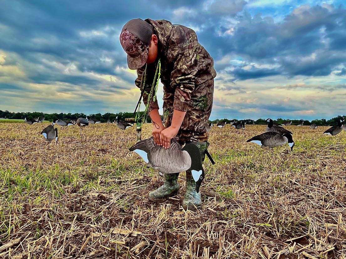 paboyzoutdoors1's tweet photo. The calm before the  storm⚡️⚡️

#waterfowl #goose #goosehunting #passion #thegrind #driven #fowl #fowl_waterfowl #fowllife #honkers #earlyseason #decoys #divebombindustries #sitka #whatgetsyououtdoors #paboyz #paboyzoutdoors #hatersgonnahate #youth #getinvolved https://t.co/xWdKiLCfoq