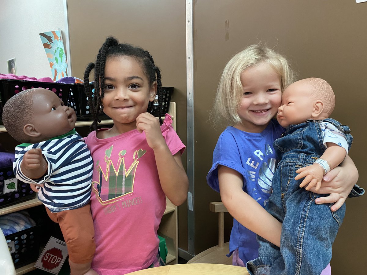 SingerStacy's tweet photo. I got my dose of darling at @MPSRockwell. These two mommies were taking their babies on vacation. Heard a great joke via eye tracking on an iPad. Saw the FABULOUS Julie Sutfin! And I got to play a little four square.  #Proud2bMPS #somuchgoodness https://t.co/orUm73rXx1