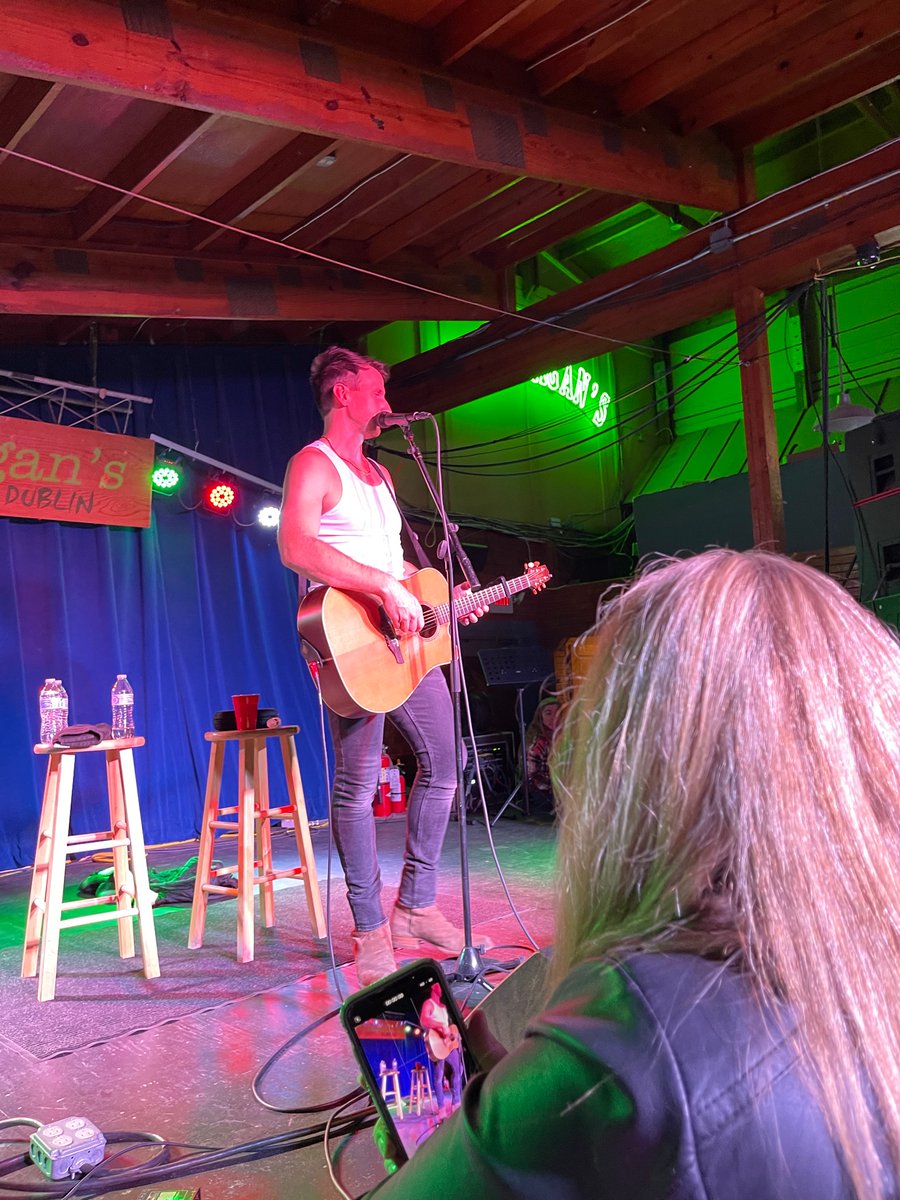 anggibson09's tweet photo. Can’t wait to see @russelled for a third time in November!!! Let’s hope I can get this close again 😍 https://t.co/vKRfreNT4t
