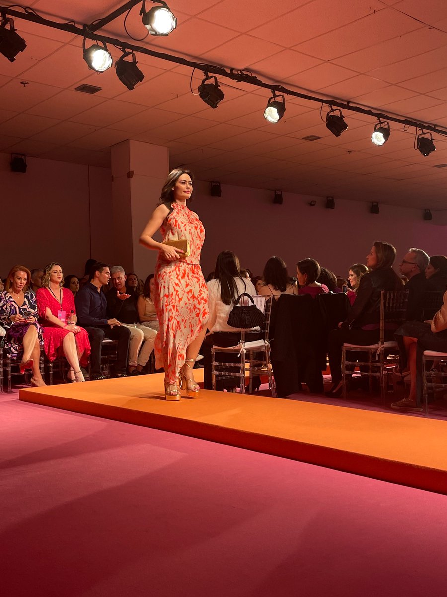 Fernanda Heringer na passarela do #ColinasFashion