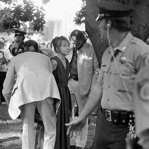 TammiMinoski's tweet photo. #OTD 1975: Lynette #SqueakyFromme, a follower of the Manson family cult, failed in an attempt to shoot President #GeraldFord in Sacramento. Fromme was paroled in 2009 after 34 years in prison. #Presidents #History https://t.co/30cAcF2UFz