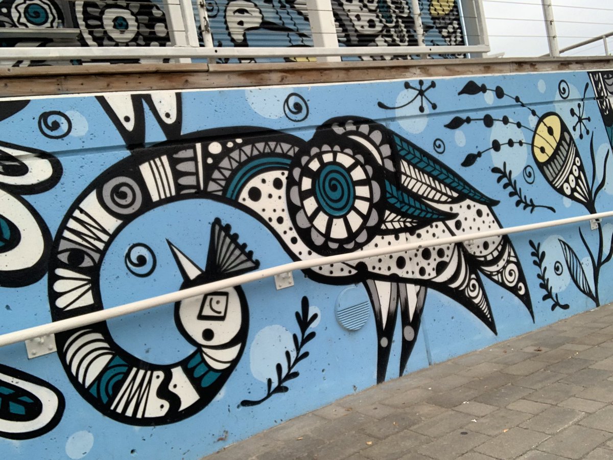 davidbuwalda's tweet photo. #birdsofspray #harbourfrontcentre https://t.co/5d8sUnWPeT
