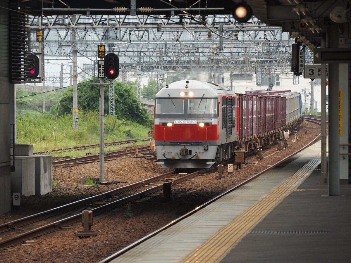 frogman_cat's tweet photo. DF200 REDBEAR
枇杷島駅貨物線 https://t.co/spvY15bXxw