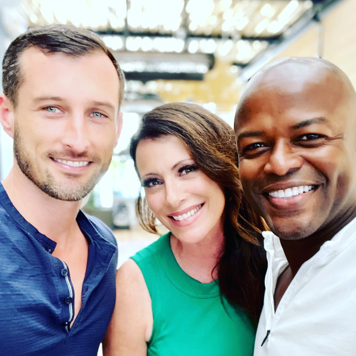 If you have to labor on #LaborDay2022 - I highly recommend lunching with a gorgeous pair like this.  It takes the sting out of it for sure…
So fun to see @kendisgibson! (And George too!)