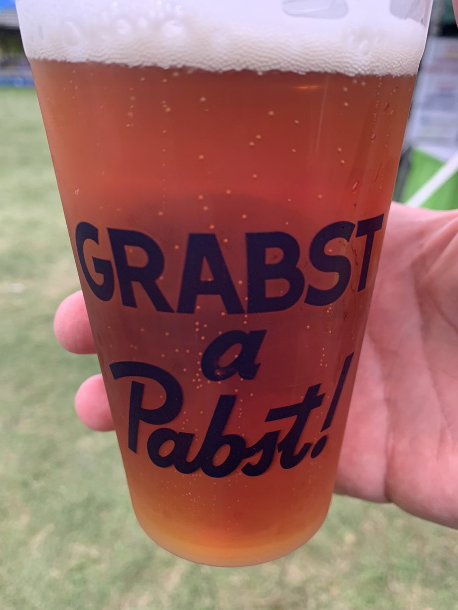 JsScope's tweet photo. This is NOT PBR. It is a FRESH BATCH of @3floyds Oktoberfest beer product on tap! Exceptional! So good!The weekend is NOT over. It is NOT autumn yet. #festing #DrinkLocal https://t.co/nd2152Khp5