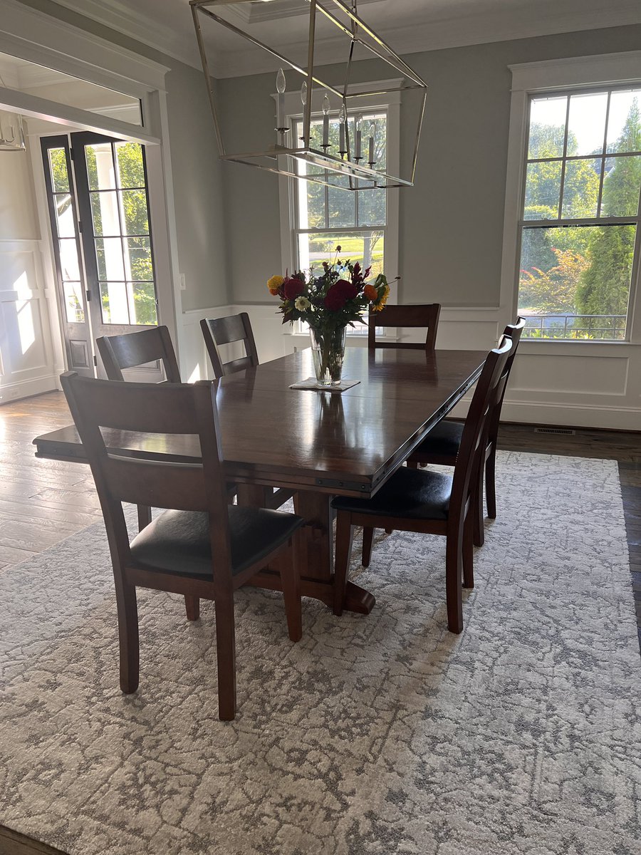 krismck's tweet photo. Loving my newest rugs! Thank you @florsquares! #flor https://t.co/NF3DuMaOgQ