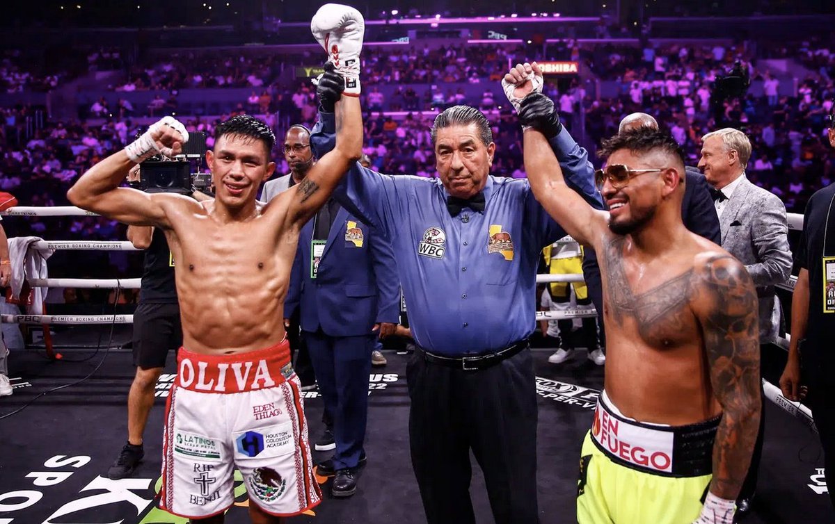 BoxingStuds's tweet photo. Amargo empate entre Abner Mares y Miguel Flores. Video Reportaje disponible por medio de nuestro canal de Youtube: Boxing Studs
#Boxeo #NoticiasBoxeo #BoxingStuds #AbnerMares #MiguelFlores #MaresFlores #PBC 
https://t.co/7CXB3l6l1k https://t.co/j3g8tumxfA