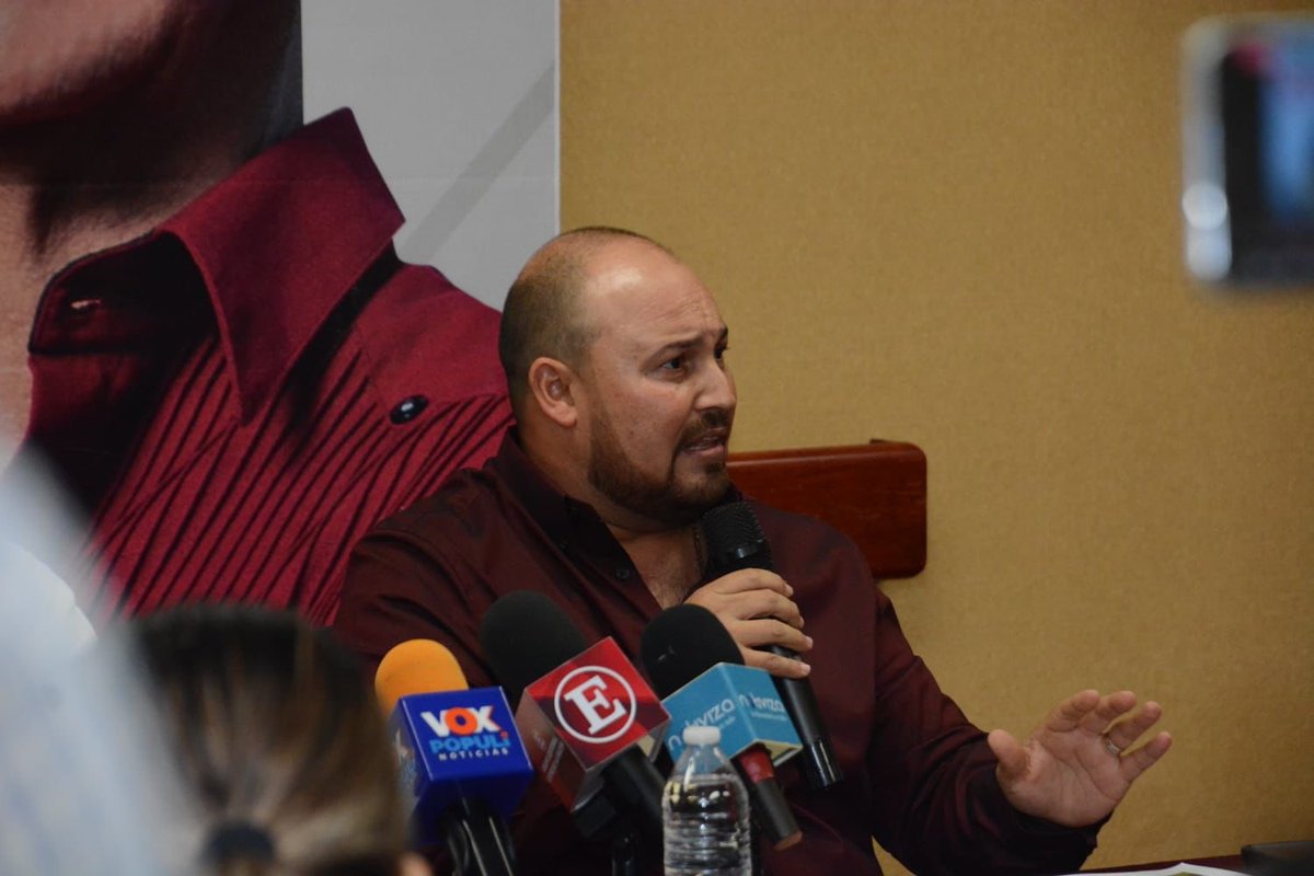 primitivolo's tweet photo. ACTUA CABEZA DE VACA CON HIPOCRESIA POLITICA DURANTE LA TRANSICION: HECTOR VILLEGAS https://t.co/C8tKei2zXy vía @PRIMITIVOLOPEZNOTICIAS https://t.co/4bVjQW1gTL