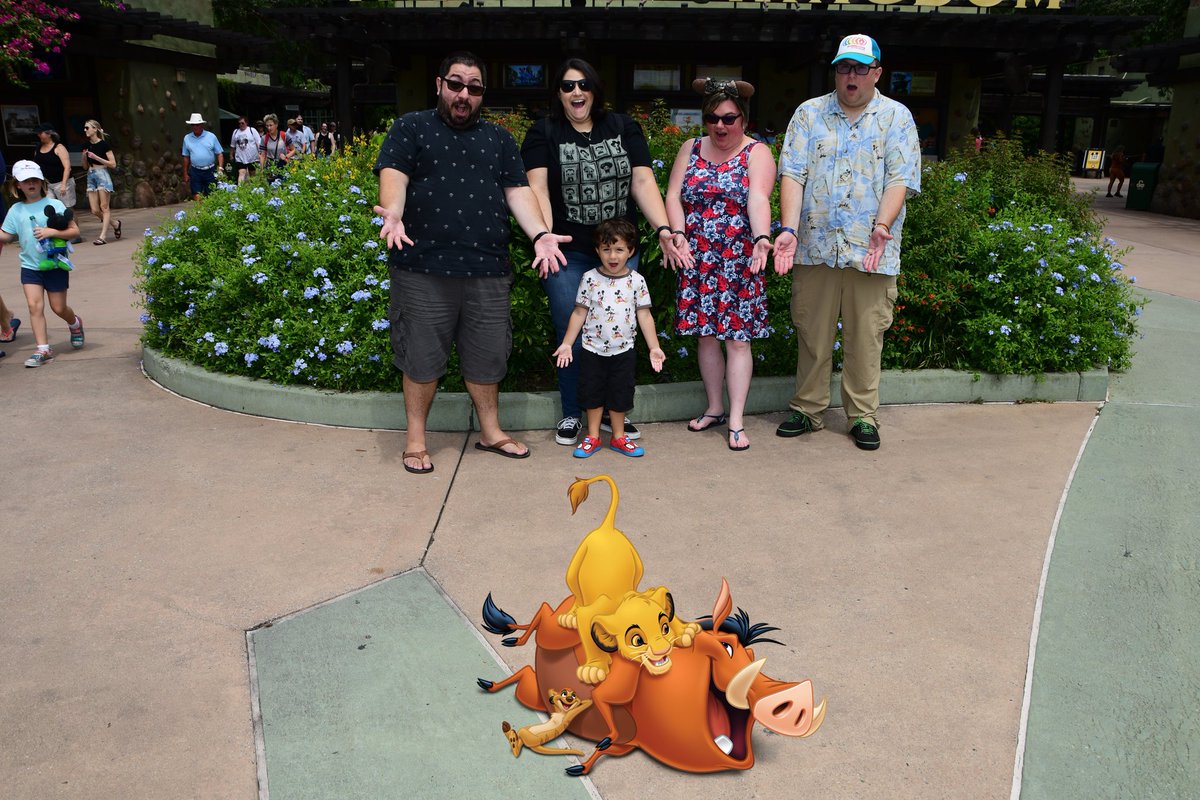 Mike_demo's tweet photo. Look who we found at Animal Kingdom...@royboy789
#hiroy #DisneyWorld #DisneyWorld50 https://t.co/LvwA7crsRk