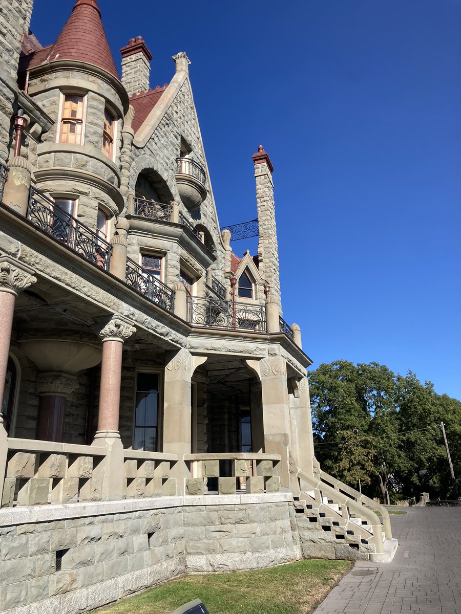 harry_historian's tweet image. At #YYJ’s Craigdarroch Castle, a National Historic Site &amp;amp; once the campus of Victoria College, now #UVic. The labour practices of owner Robert Dunsmuir made him “one of the most controversial” of Canada’s leading industrialists. Quite a place to visit on #LabourDay!