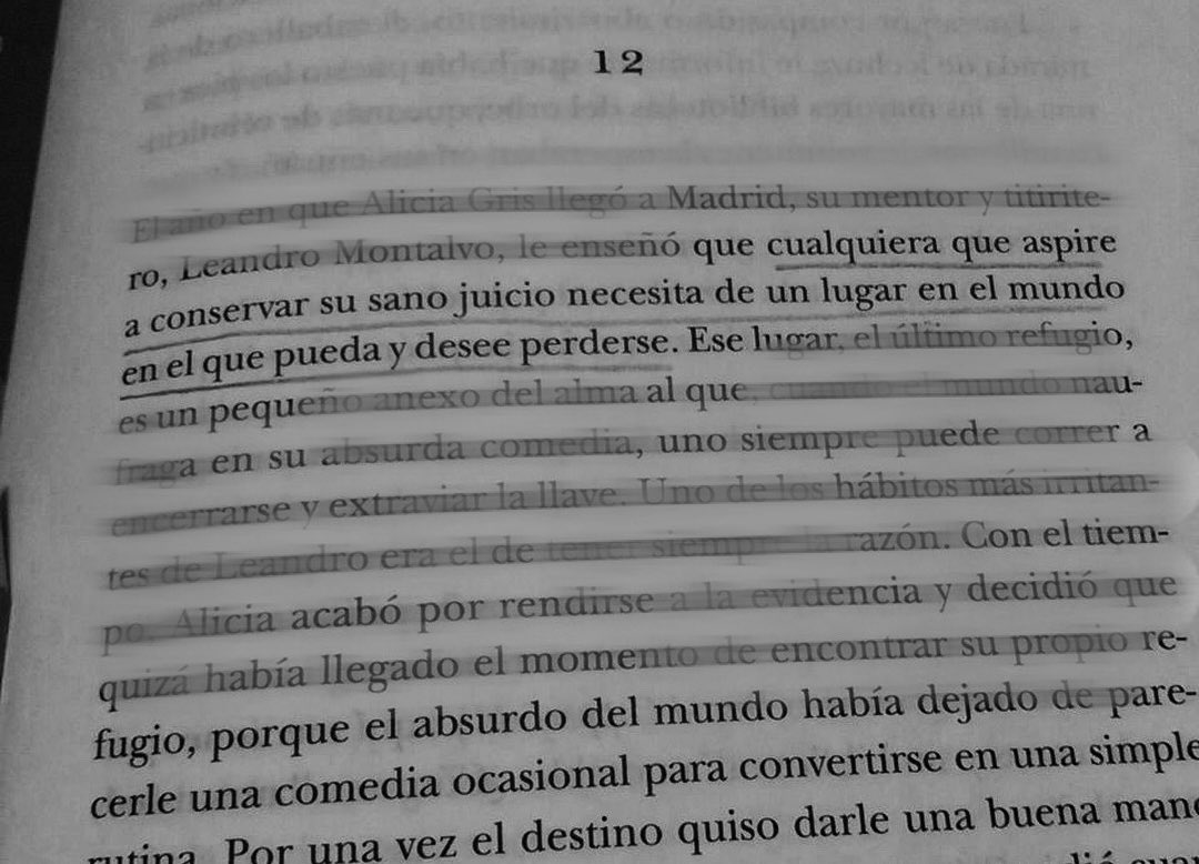 “cualquiera que aspiré a conservar su sano juicio necesita de un lugar en el mundo en el que pueda y desee perderse.”
Libro: "EL LABERINTO DE LOS ESPÍRITUS" 
Autor: Carlos Ruíz Zafón
#cementeriodelibros