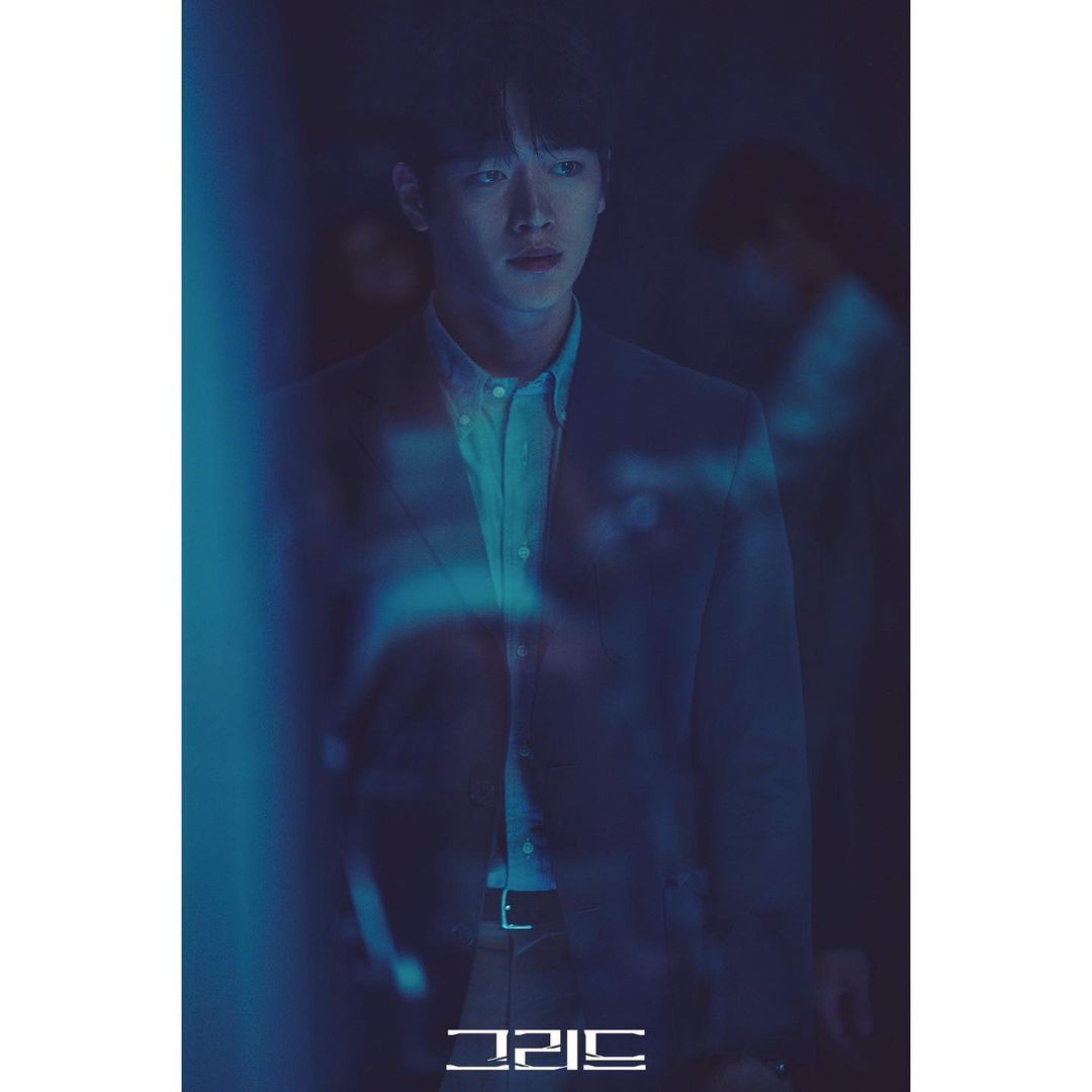 SeokangjoonPy's tweet photo. 📸 Buenas Noches! ✨
ya vieron GRID? 
Preparado por el MOC 
Seo Kang-jun [Grid] Episodios 4-6 
Imagen exclusiva de póster🌐 detrás de escena
Muy recomendable 😍
#그리드 #GRID 
#seokangjoon #서강준 #seokangjun
#SKJParaguay🇵🇾 
#徐康俊 #ซอคังจุน #ソガンジュン
Staff. 세시이🎀Cecii🌻 https://t.co/a385lvxuWt