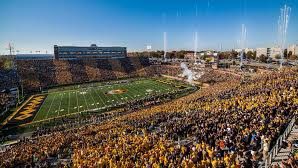 DemyrionJohnson's tweet photo. Blessed and Horned to receive an offer  from the University of Missouri 🖤💛@RyanTrichel @ryantoine @skiezwamp @Allhood90 @PublicSKOOL_Bun @twalker337 @JeritRoser @samspiegs https://t.co/AU1jGpnzQr