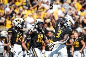 Blessed and Horned to receive an offer  from the University of Missouri 🖤💛<a href="/RyanTrichel/">Ryan Trichel</a> <a href="/ryantoine/">Ryan Antoine</a> <a href="/skiezwamp/">coach skiez⛷</a> <a href="/Allhood90/">Tae Thibb</a> <a href="/PublicSKOOL_Bun/">Klev Bundy</a> <a href="/twalker337/">Tyrunn Walker</a> <a href="/JeritRoser/">Jerit Roser</a> <a href="/samspiegs/">Sam Spiegelman</a>