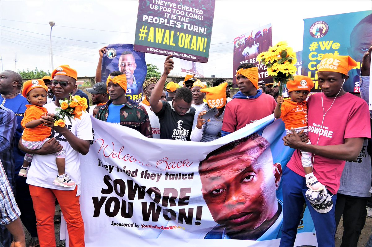 sowore's tweet image. #SoworeLiveInLagos Returned to Lagos after 3 years of city arrest, detention, torture false trial, attempted assassinations by the @mbuhari regime #WeCantContinueLike
