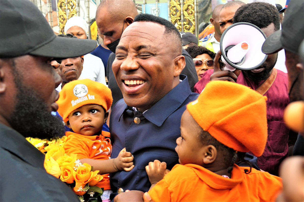 sowore's tweet image. #SoworeLiveInLagos Returned to Lagos after 3 years of city arrest, detention, torture false trial, attempted assassinations by the @mbuhari regime #WeCantContinueLike