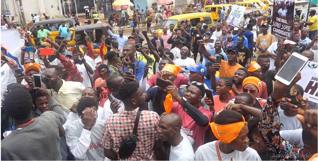 sowore's tweet image. #SoworeLiveInLagos Returned to Lagos after 3 years of city arrest, detention, torture false trial, attempted assassinations by the @mbuhari regime #WeCantContinueLike