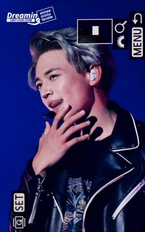 3Teacher1's tweet photo. This little habit he has of sticking out his tongue 👅 is so damn hot.  Part 2. #MINHO #SHINee #CHOIMINHO #flamingcharisma https://t.co/Q35dnMyqDJ