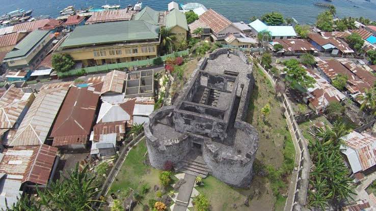 speechleyish's tweet photo. Just learning about Fort Tolukko, an old Portuguese fort in Ternate, Indonesia. https://t.co/1p4Uj4TvrV