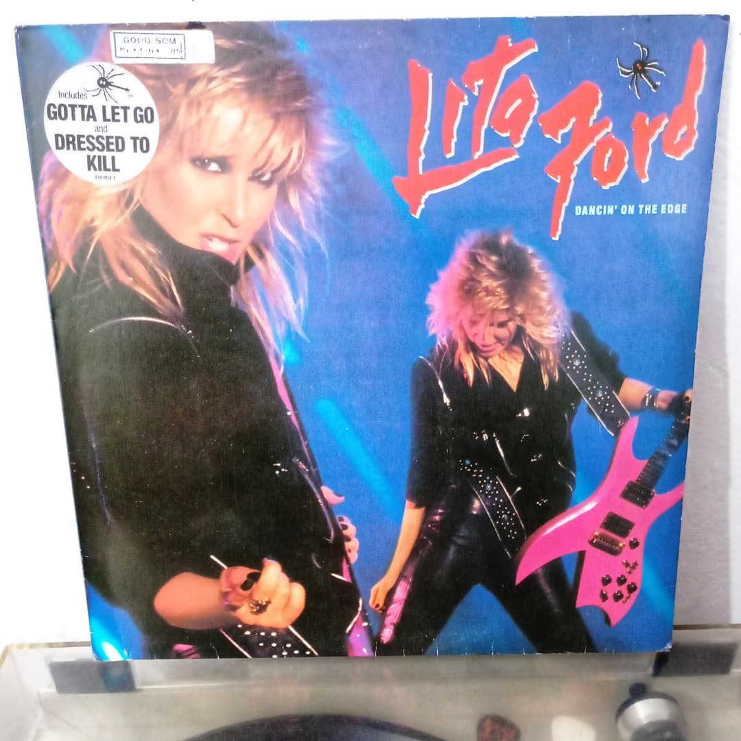 RogerioRocker's tweet photo. Há 1 ano
Lita Ford - Dancin' On The Edge #vinil #mercuryrecords #polygramdiscos #fonobrás #tambémemmusicassete #stereo #serieazul #vinyl #vinylpost #vinylcollection #vinylcollector #discoécultura #longplays #tocadiscos #gradiente #d35 #gs11 #sebossauro
https://t.co/nQpztbPGLR https://t.co/GinJFwS5mL