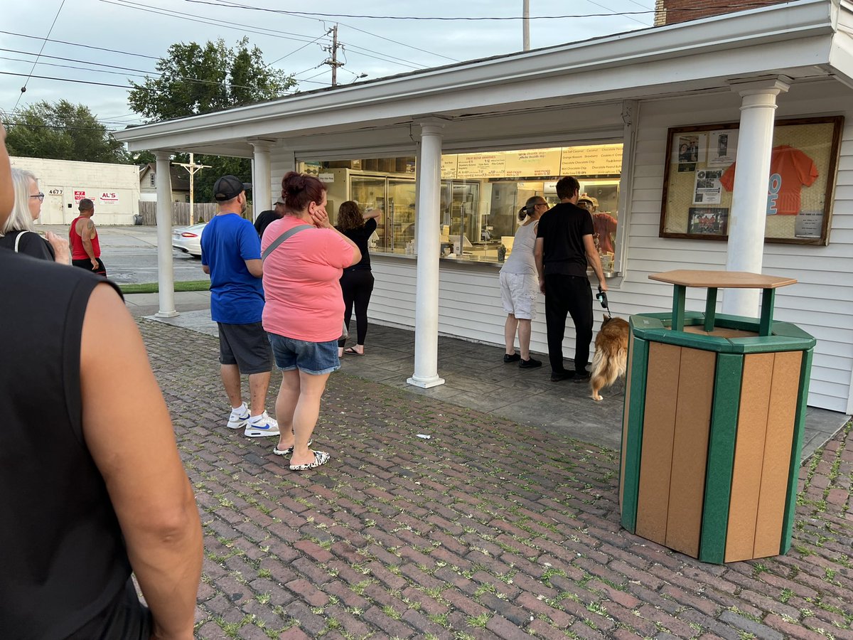 MichaelEging's tweet photo. Road trip this weekend to home in Ohio. Good to stretch the #Mustang’s leg and spend time with family and friends. #GeaugaCountyFair #bicentennial #LaborDay2022 #roadTrip https://t.co/IJDD8puQQD