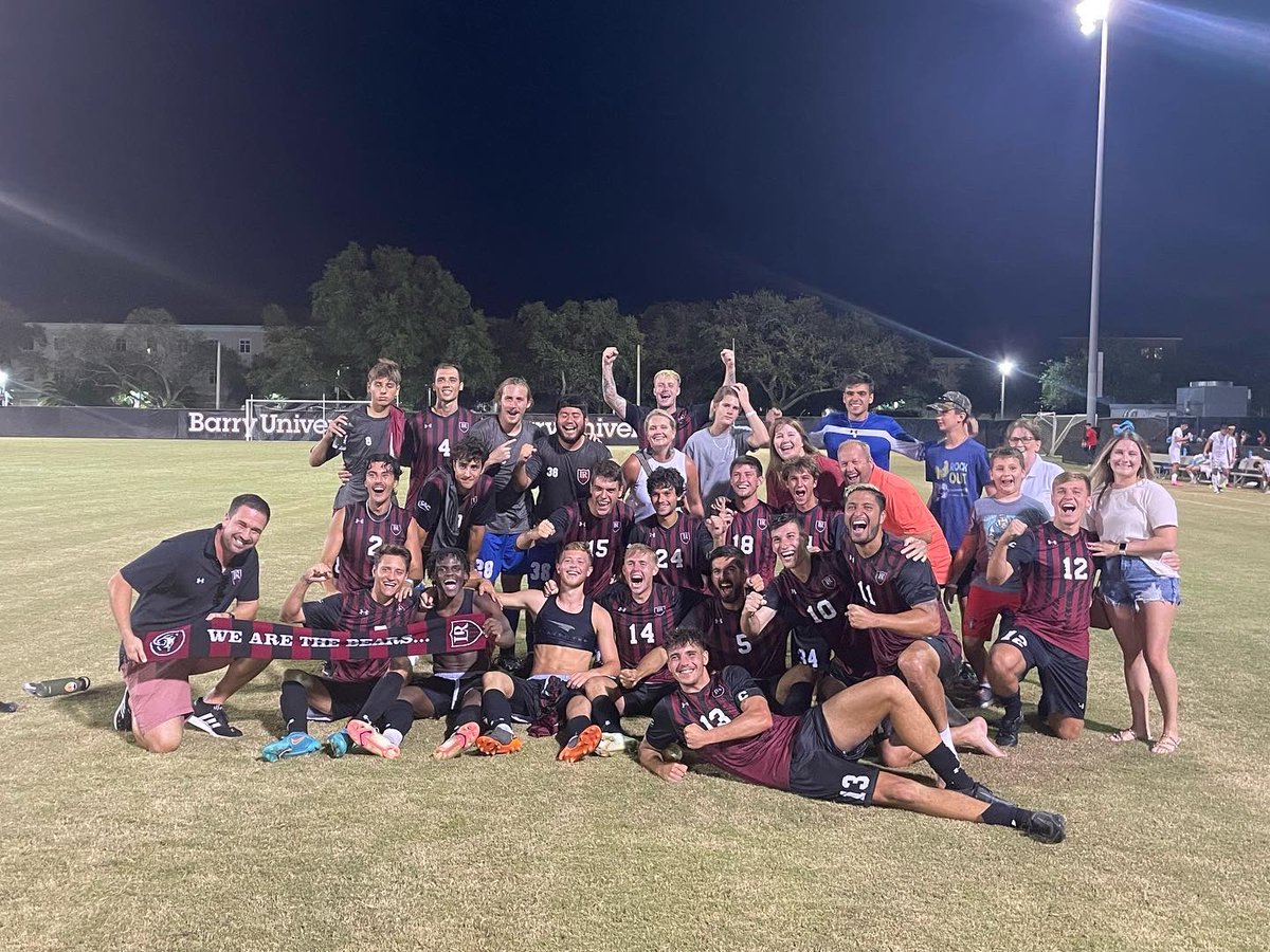 lucchi78's tweet photo. Made a quick trip down to Miami to see @LRUMSOC defeat Barry University 2-0 last night… This program will always have a special place in my heart. #OnceaBearAlwaysaBear #VamosOsos https://t.co/kVlTghc5mN