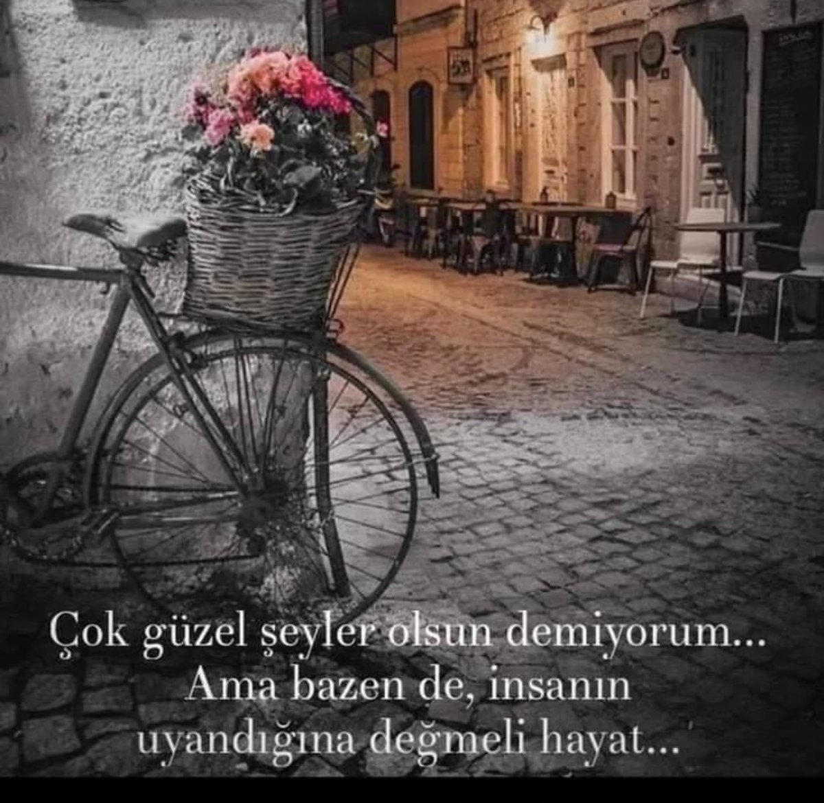 ozlu_ve's tweet photo. Uyandığımıza değecek bir hayat... https://t.co/MDqYCDCScq