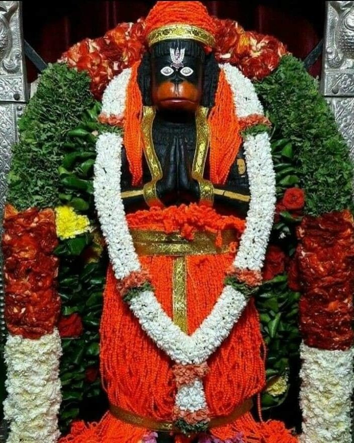 साधु-संत के तुम रखवारे। 
असुर निकंदन राम दुलारे।। 🙏🏻🚩🙏🏻

🌷 ।। #ॐ_हंं_हनुमते_नमः ।।🌷