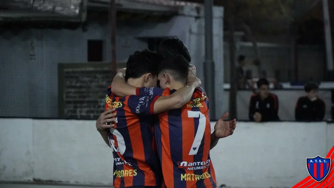 atscfutsal's tweet photo. #Inferiores #C20A

📸 Estas imagenes nos dejó el empate del encuentro entre Alemán y nuestros C20 "A" por 3-3.

#VamosMatador 
#VamosLosPibes https://t.co/r57wMbqVNN