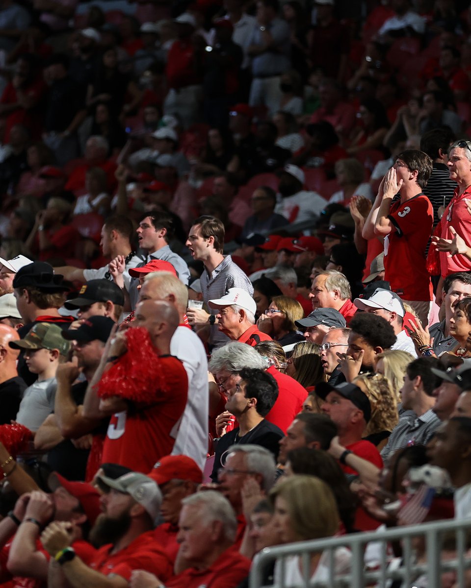 UGAAthletics's tweet photo. Saturday sure felt like a home game.

#GoDawgs https://t.co/EVcna3Qubi