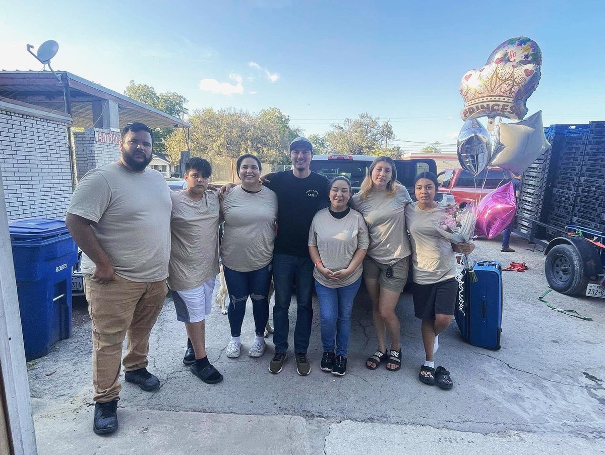 JemirSanAntonio's tweet image. Nuestros joevenes llegando del campamento Llenos de fuego 🔥🔥 #CampArise #jym #jemiryouthministries🔥