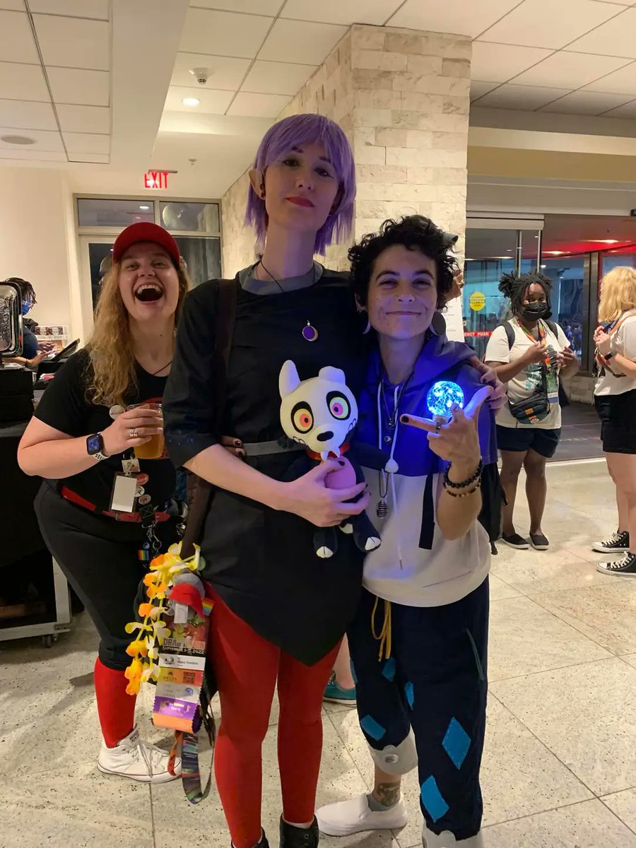 Stacy_B's tweet photo. WAIT...CAN'T FORGET ABOUT COOL AUNT LILITH & STEVE!!! (& some cute bonus #Lumity photos ๐)
#TheOwlHouse #DragonCon2022 #GOSTEVE! https://t.co/J1Q9x7m8PP