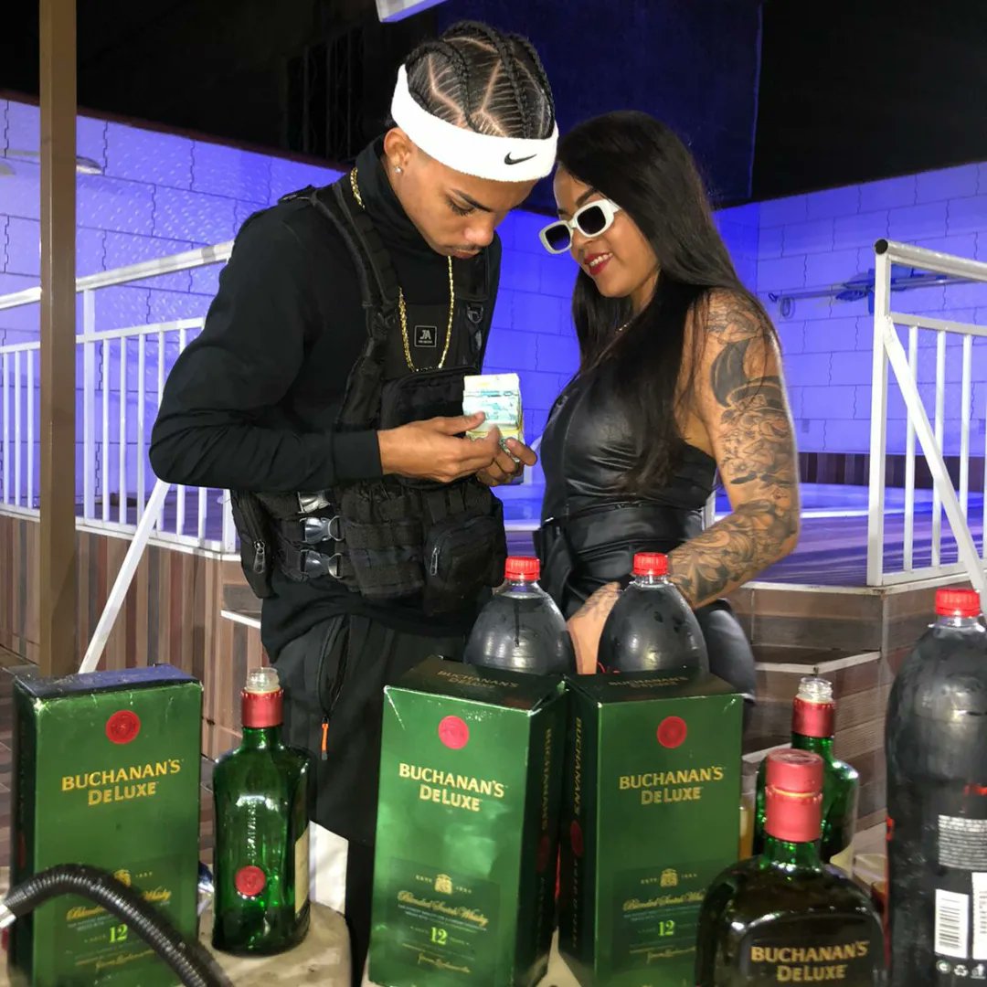 AliceNaVozOfc's tweet photo. Ansiosa pra esse lançamento 🔥🚀
#TodasQueremUmPouco
#Realfocus
#Freiry https://t.co/ABao52s8b9